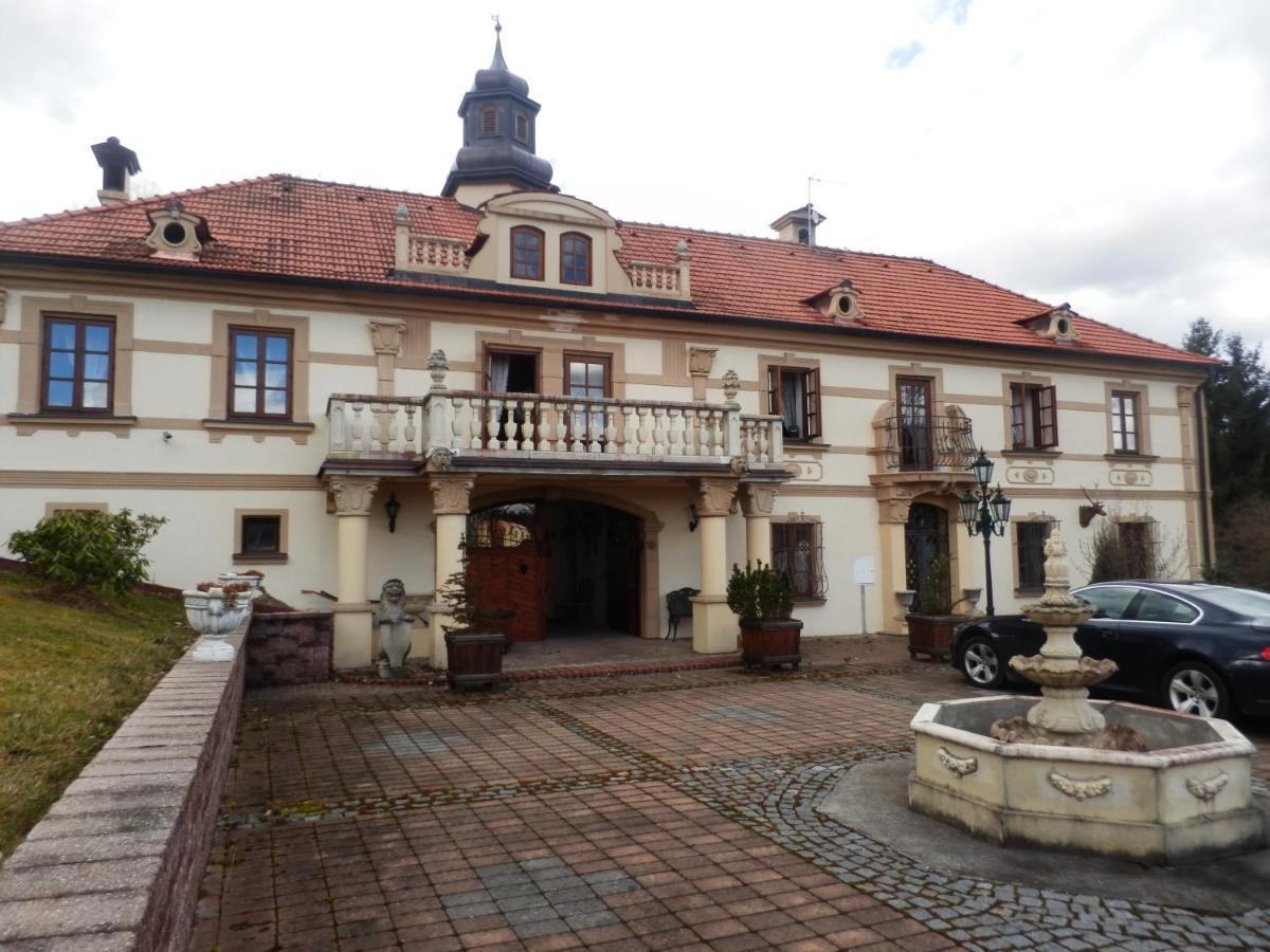 Zamecek Zdiky - Zamecky Apartman Bujanov ภายนอก รูปภาพ