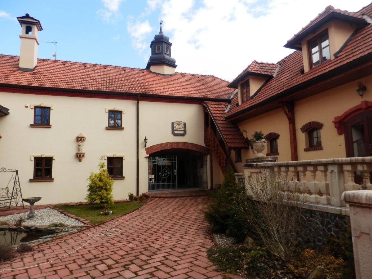 Zamecek Zdiky - Zamecky Apartman Bujanov ภายนอก รูปภาพ